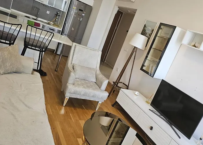 Outstanding 1+1 Bedroom Suite Apartment Available