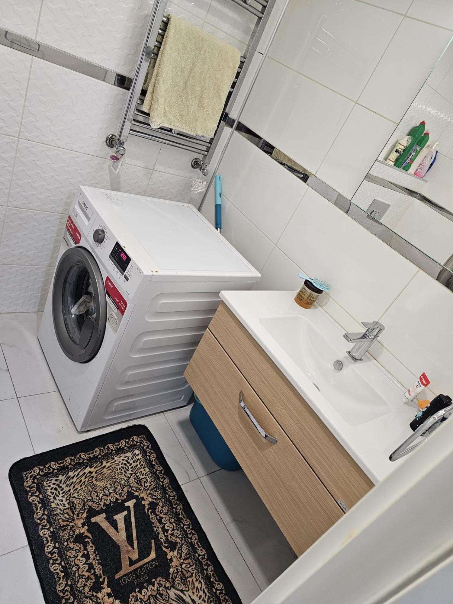 Outstanding 1+1 Bedroom Available